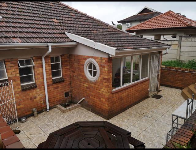 3 BEDROOM HOUSE TO LET IN CLARENDON